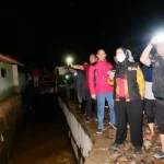 BPBDBandar Lampung dan Walikota Tinjau Warga terdampak banjir (Foto: Lampost/Red/net/ist)